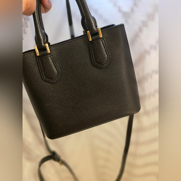 Michael Kors Adele Messenger - Picture 3 of 9